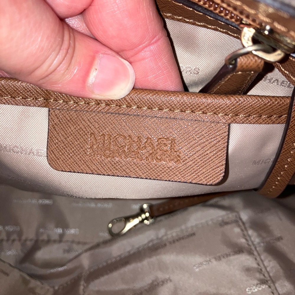 Michael Kors Tan Saffiano Leather Tote with Gold Logo Charm - Picture 8 of 9